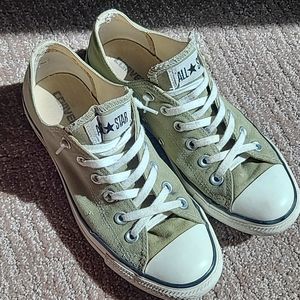 Converse green